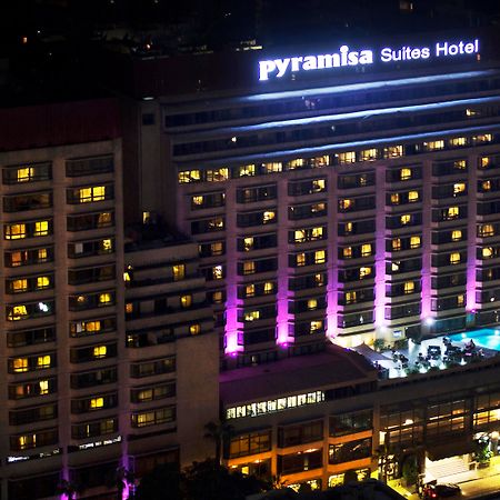 Pyramisa Suites Hotel Cairo Giza Exteriér fotografie The hotel at night