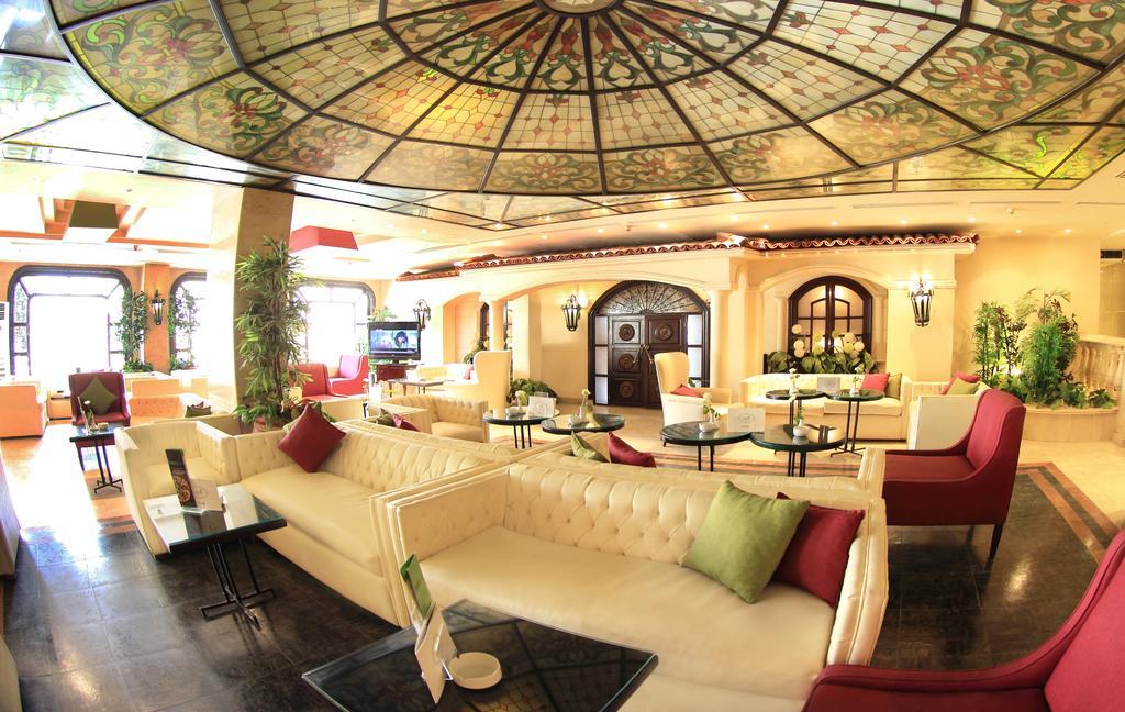 Pyramisa Suites Hotel Cairo Giza Exteriér fotografie The lobby of the hotel